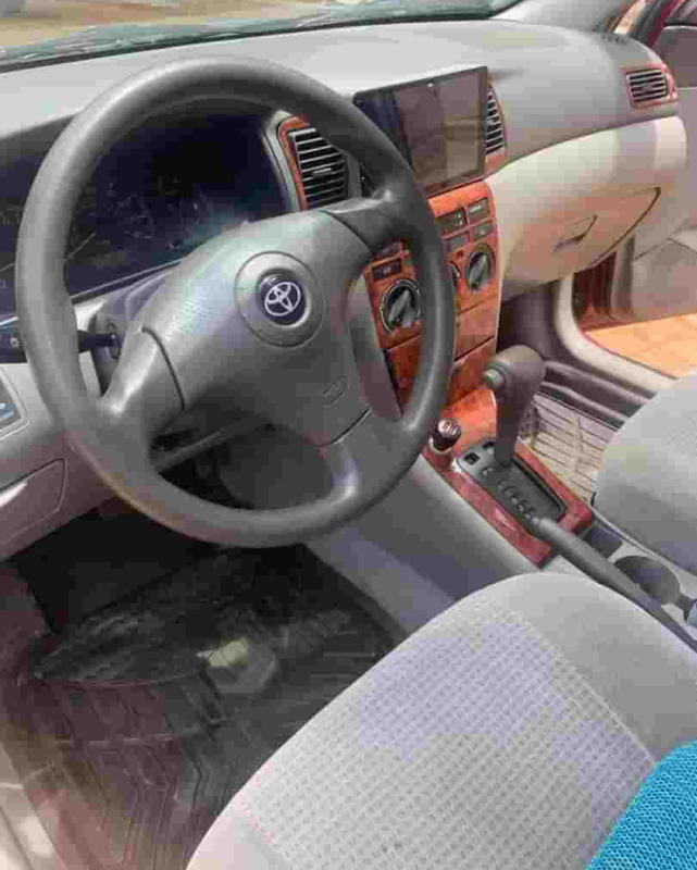 Thumbnail 4 of 2005 Toyota Corolla LE